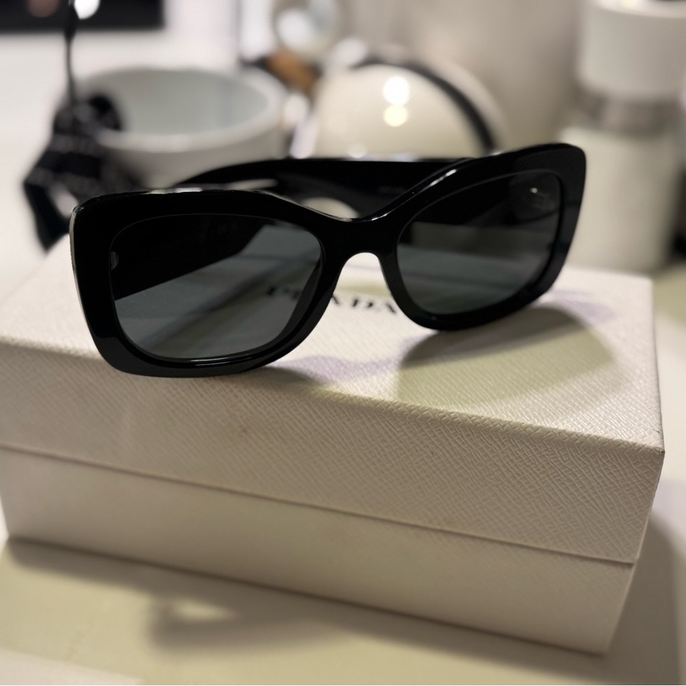 Prad Black Sunglasses
